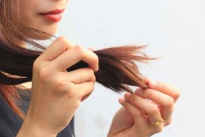 Tak Perlu ke Salon, Ini Cara Mengatasi Rambut Bercabang Dengan Sampo